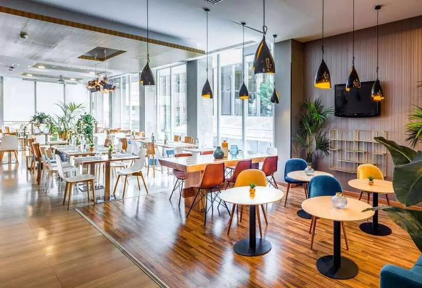 Fotos del hotel Madrid Chamartín Affiliated By Meliá:  47