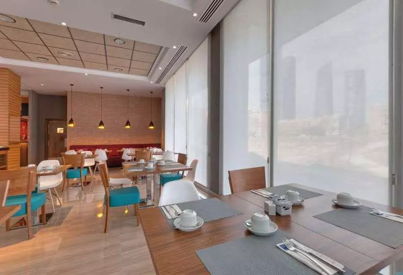 Fotos del hotel Madrid Chamartín Affiliated By Meliá:  50