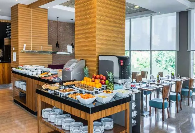 Fotos del hotel Madrid Chamartín Affiliated By Meliá:  56