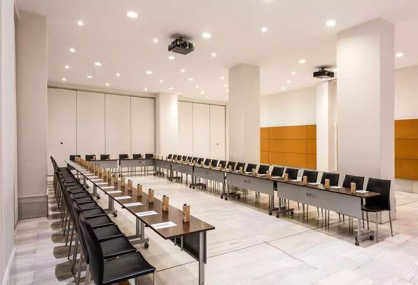 Fotos del hotel Madrid Chamartín Affiliated By Meliá:  24