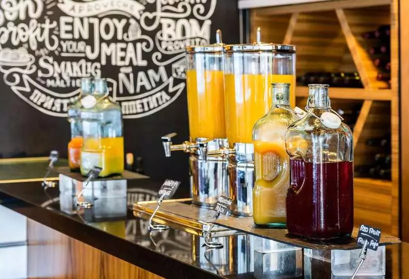 Fotos del hotel Madrid Chamartín Affiliated By Meliá:  45