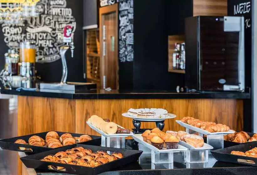 Fotos del hotel Madrid Chamartín Affiliated By Meliá:  58