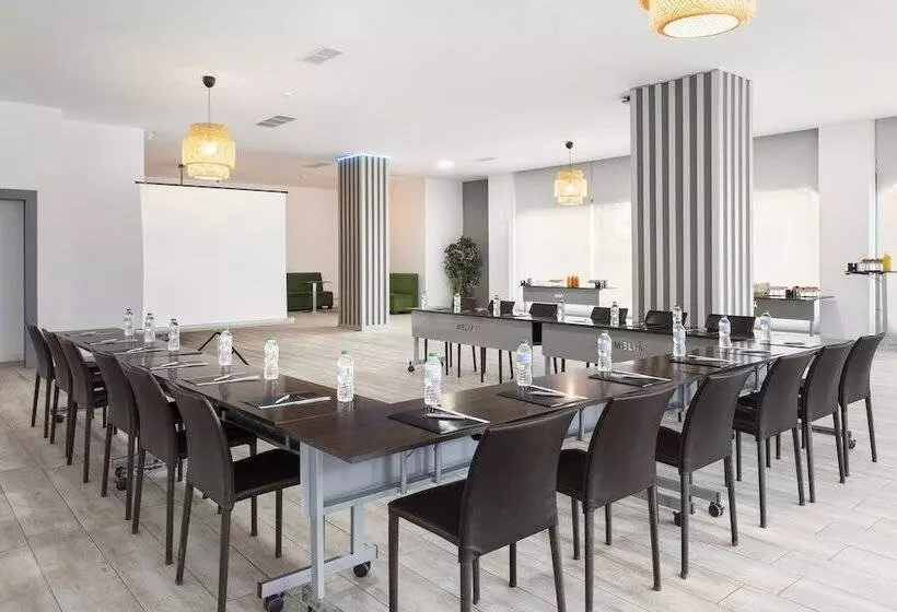 Fotos del hotel Madrid Chamartín Affiliated By Meliá:  51