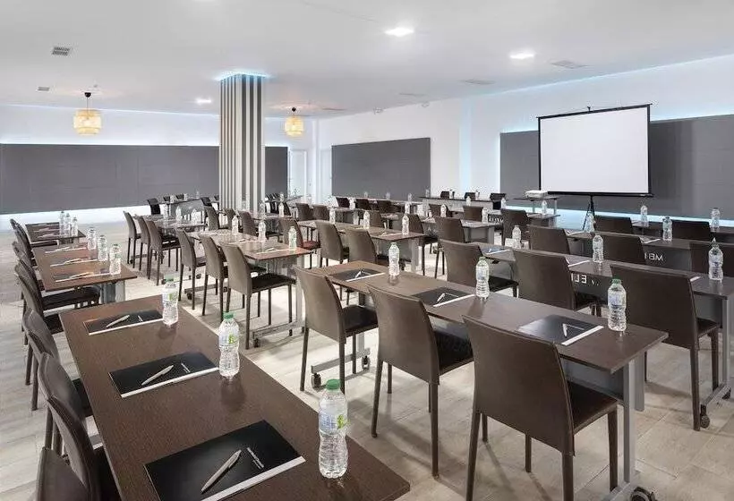 Fotos del hotel Madrid Chamartín Affiliated By Meliá:  21