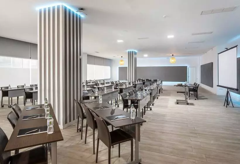 Fotos del hotel Madrid Chamartín Affiliated By Meliá:  8