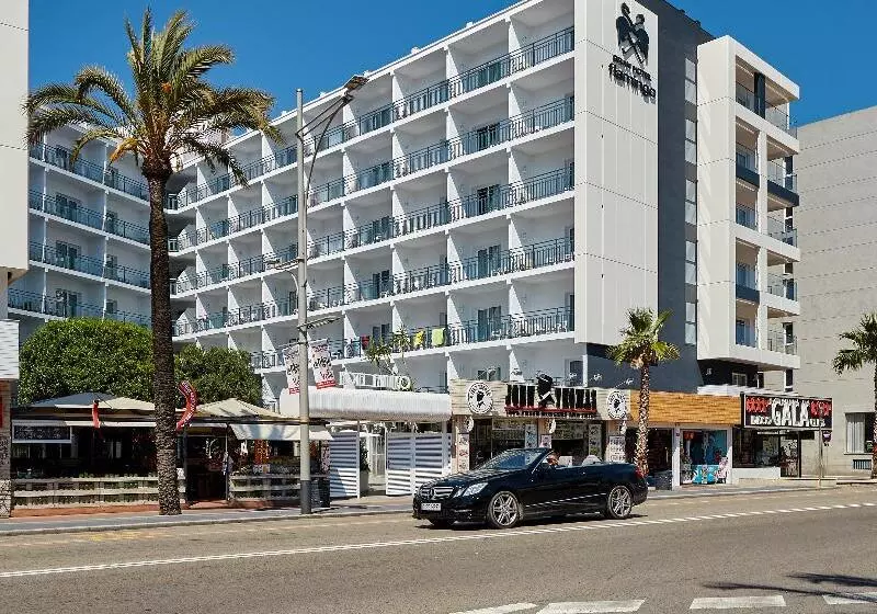 Gran  Flamingoadults Only