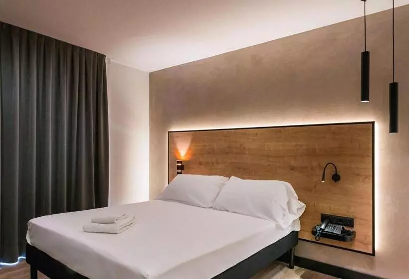 Fotos del hotel Ibis Styles Figueres Ronda:  17