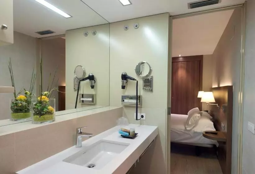 Fotos del hotel Ibis Styles Figueres Ronda:  15