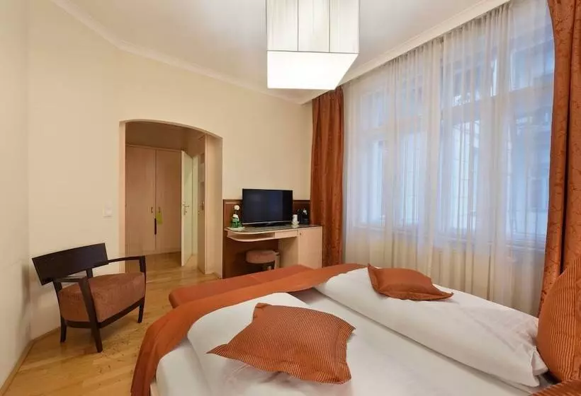 Fotos del hotel Hotel Pension Baronesse:  16