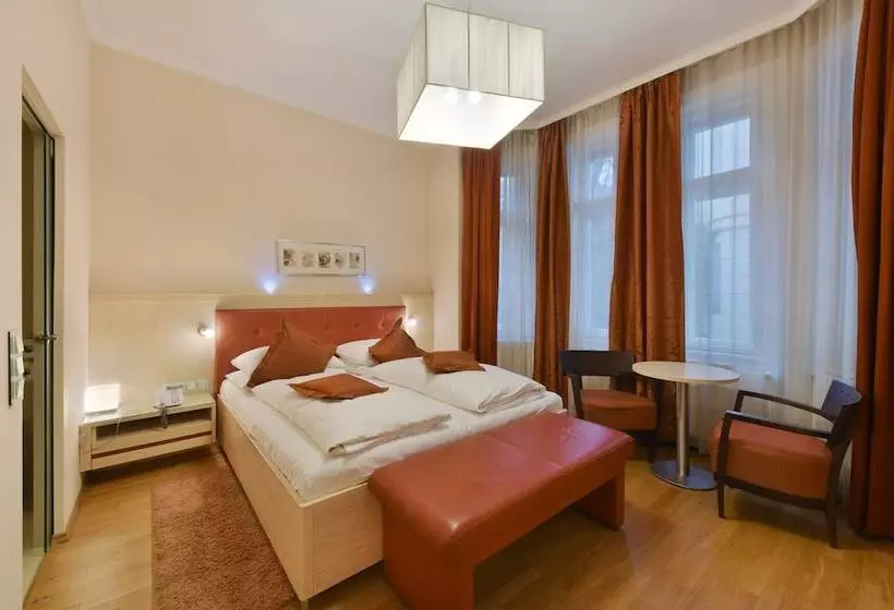 Fotos del hotel Hotel Pension Baronesse:  12