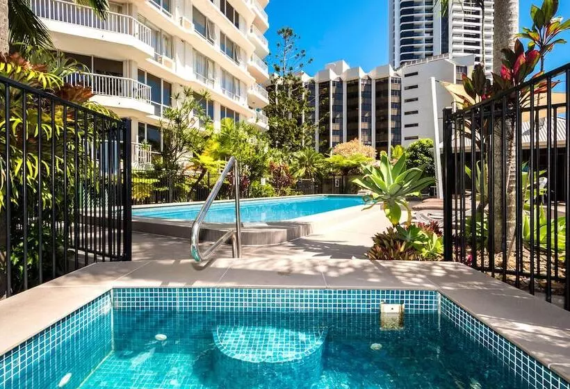 Moorings On Cavill Surfers Paradise