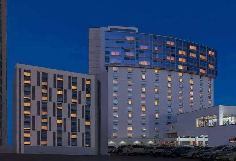 Four Points By Sheraton Niagara Falls Fallsview