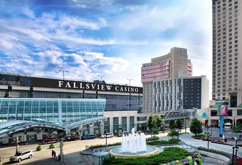 Fotos del hotel Four Points By Sheraton Niagara Falls Fallsview:  7