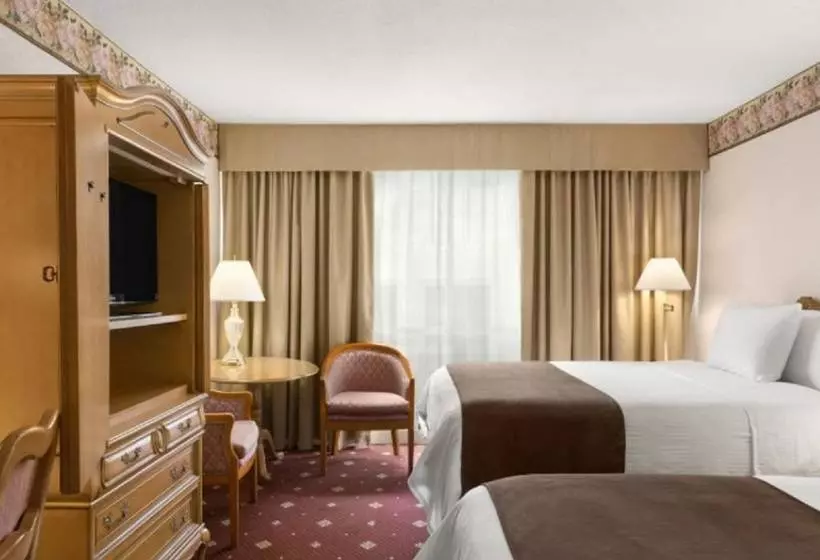 Fotos del hotel Travelodge By Wyndham Niagara Falls Fallsview:  25