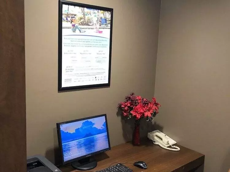 Fotos del hotel Travelodge By Wyndham Niagara Falls Fallsview:  19