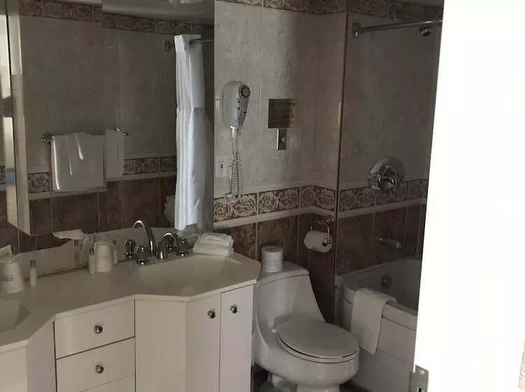 Fotos del hotel Travelodge By Wyndham Niagara Falls Fallsview:  11