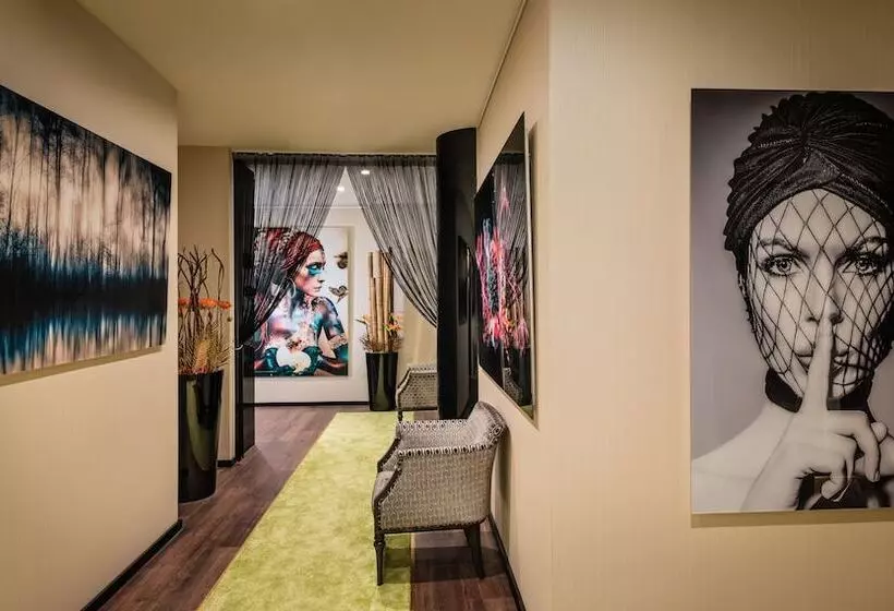 Fotos del hotel Breidenbacher Hof:  2