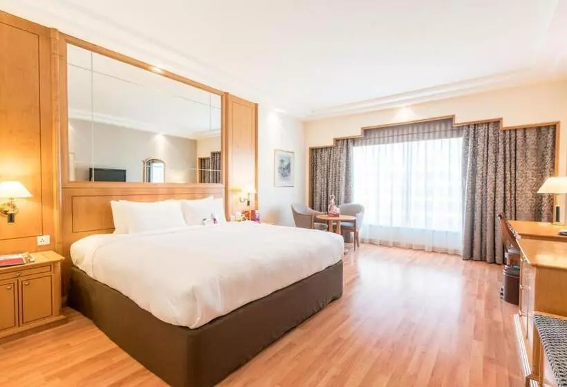 Crowne Plaza Abu Dhabi, An Ihg