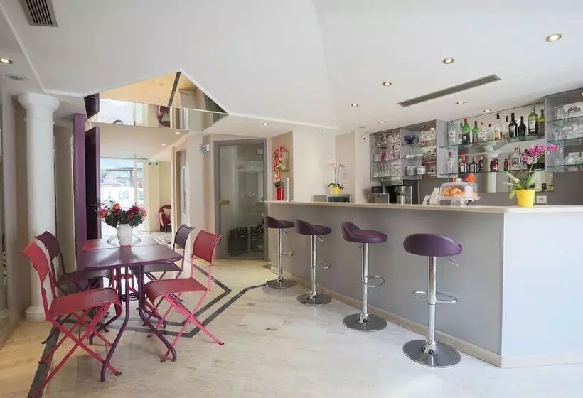 Fotos del hotel Hôtel De La Fontaine:  4