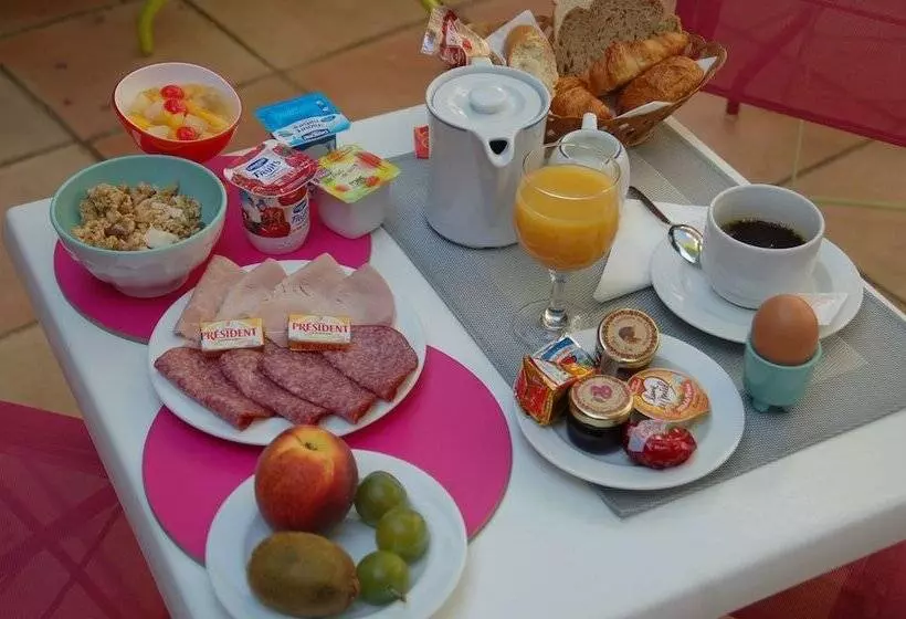 Fotos del hotel Hôtel De La Fontaine:  3