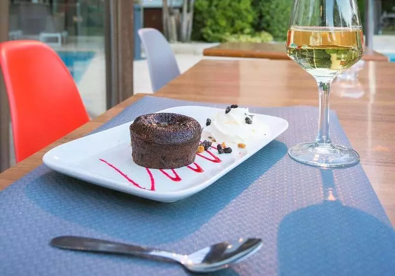 Fotos del hotel Ibis Avignon Sud:  14