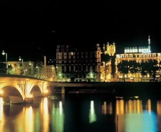 Fotos del hotel B4 Grand Hotel Lyon:  7