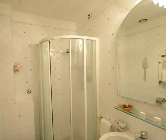 Fotos del hotel De Rose Hotel:  13