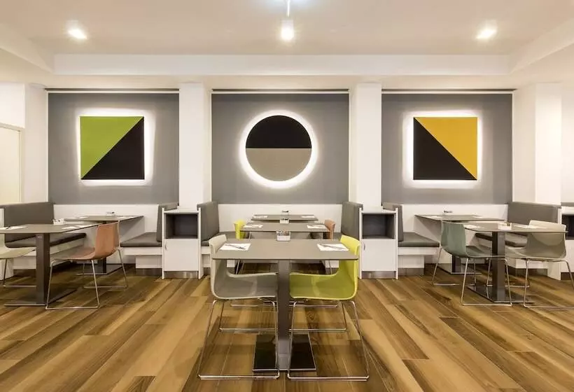 Fotos del hotel 43 Station:  3