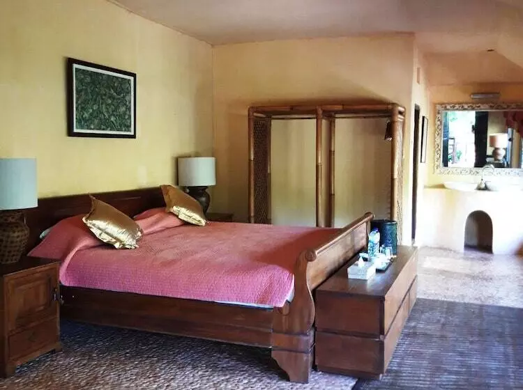 Fotos del hotel La Taverna Suites:  8