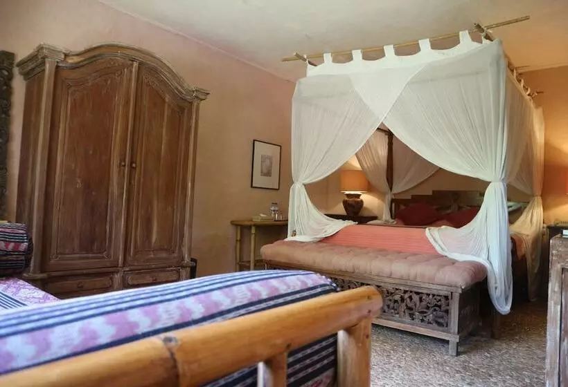 Fotos del hotel La Taverna Suites:  11