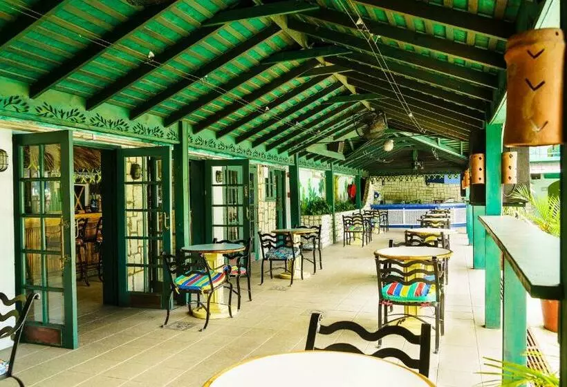 Fotos del hotel Doctors Cave Beach Hotel:  8