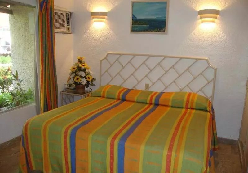 Sands Acapulco Hotel & Bungalows