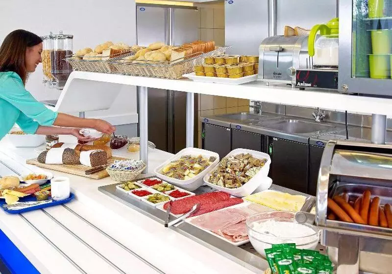 Fotos del hotel Ibis Warszawa Reduta:  3