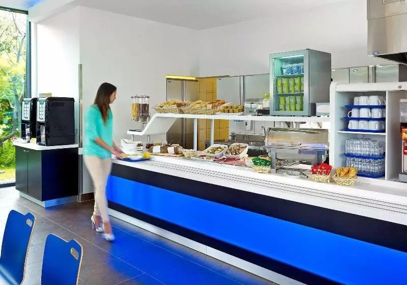 Fotos del hotel Ibis Warszawa Reduta:  4