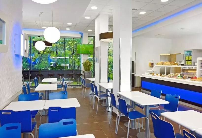 Fotos del hotel Ibis Warszawa Reduta:  8