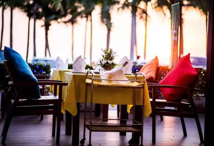 Fotos del hotel Sea Breeze Jomtien Resort:  5