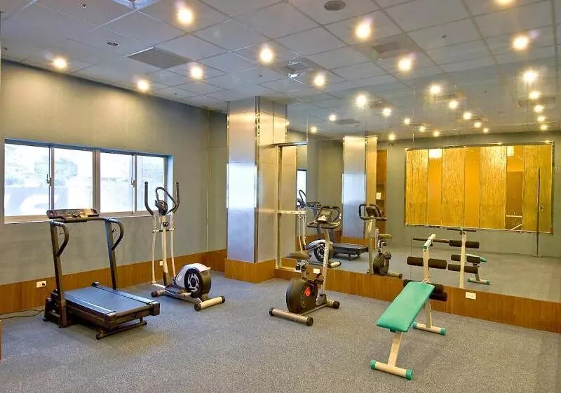 Fotos del hotel First:  8