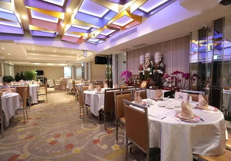 Fotos del hotel First:  4