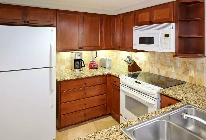 Fotos del hotel Luana Waikiki  & Suites:  13