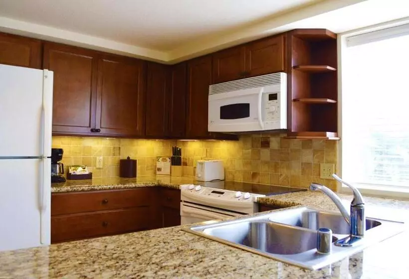 Fotos del hotel Luana Waikiki  & Suites:  8