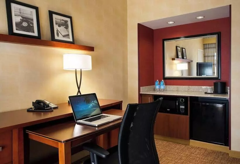 Fotos del hotel Courtyard By Marriott Phoenix Airport:  19