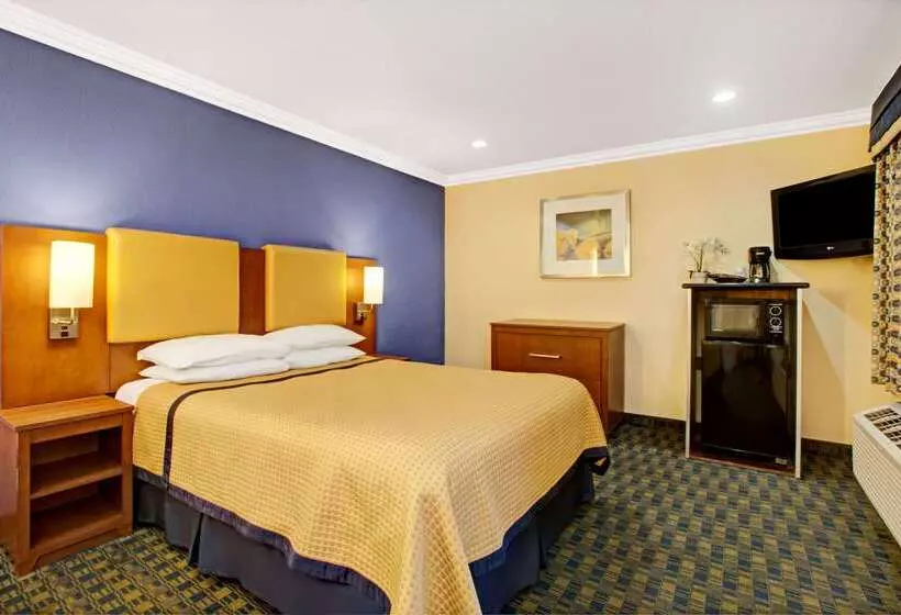 Fotos del hotel Days Inn By Wyndham San Francisco  Lombard:  13