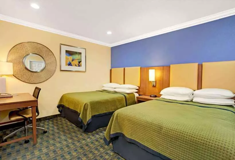 Fotos del hotel Days Inn By Wyndham San Francisco  Lombard:  22