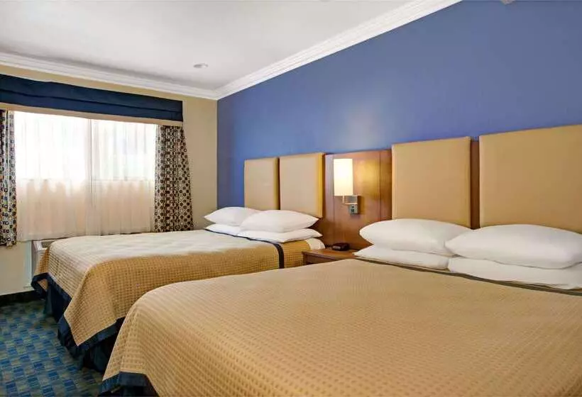 Fotos del hotel Days Inn By Wyndham San Francisco  Lombard:  18