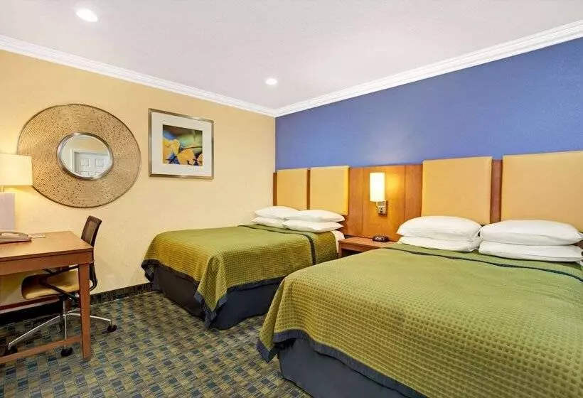 Fotos del hotel Days Inn By Wyndham San Francisco  Lombard:  9