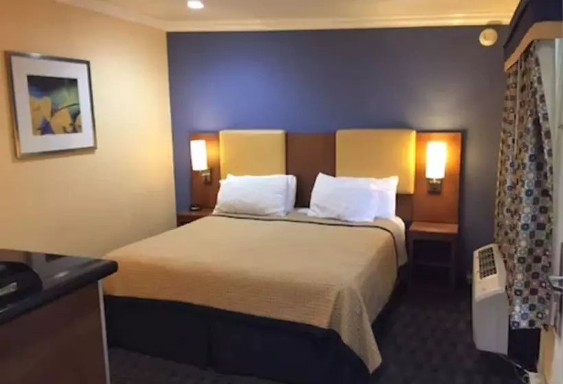 Days Inn By Wyndham San Francisco  Lombard