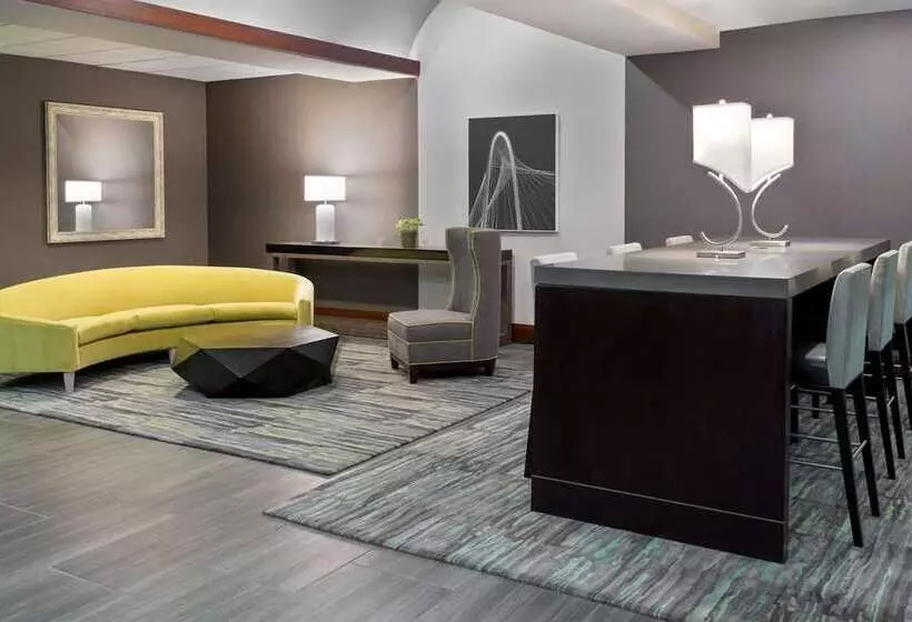 Fotos del hotel Embassy Suites Dallas - Park Central Area:  4