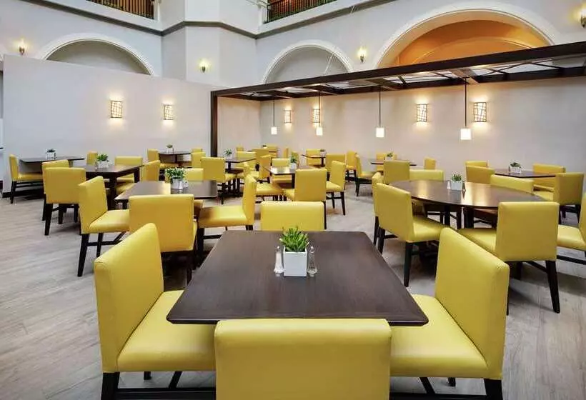 Fotos del hotel Embassy Suites Dallas - Park Central Area:  14