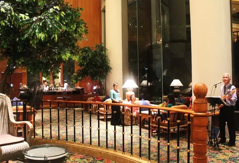 Fotos del hotel Montien Riverside Hotel:  2