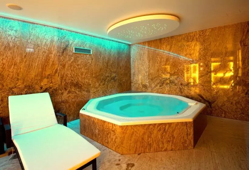 Fotos del hotel Zur Burg:  4